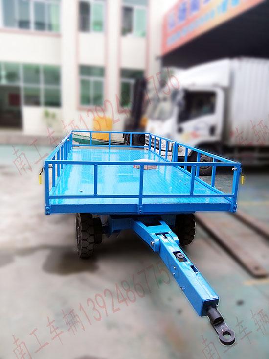 6吨千亿体育登录护栏型牵引拖车