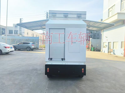 2吨电动千亿体育登录 飞翼箱式工具拖车I.jpg
