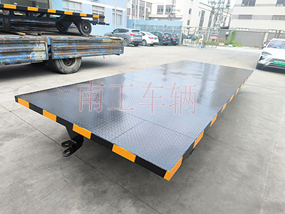 5吨全挂式千亿体育登录 移动拖车底盘3I.jpg